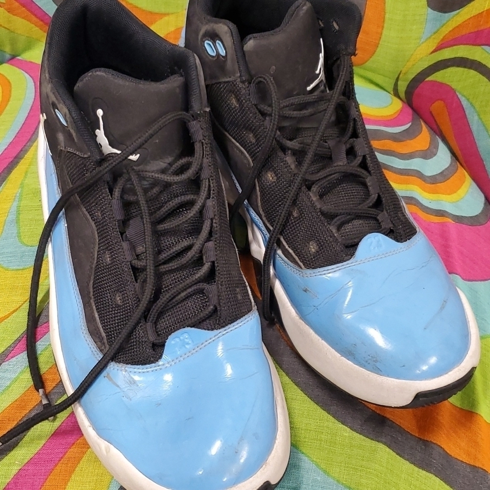 Jordan Max Aura 2 Carolina Blue Sneakers SZ 9.5